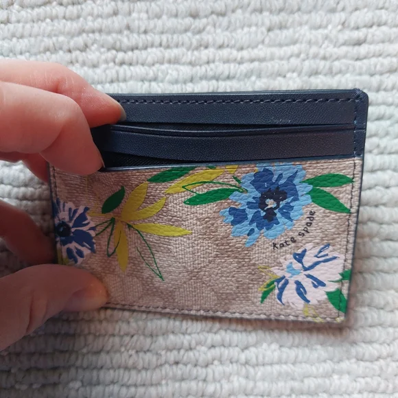 Kate Spade Lucy Wristlet & Floral Card Holder - Picture 8 of 16